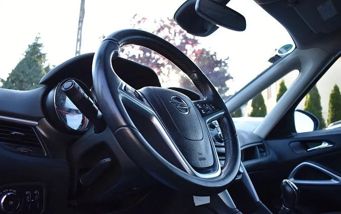 Opel Zafira cena 29999 przebieg: 190000, rok produkcji 2012 z Zawadzkie małe 781